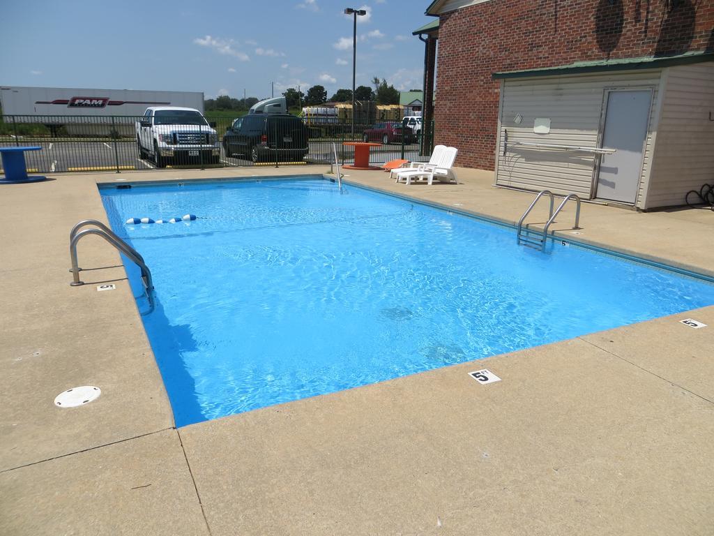 Americas Best Value Inn Ozark Exterior photo